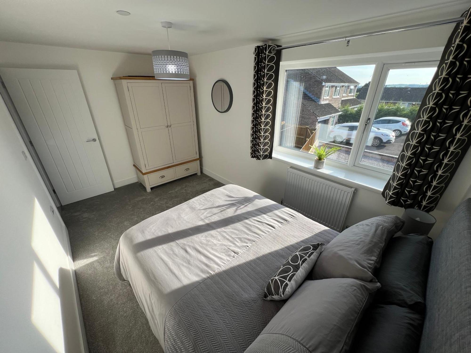 Modern, Two Double Bedroom House With Free Parking Chepstow Exterior photo