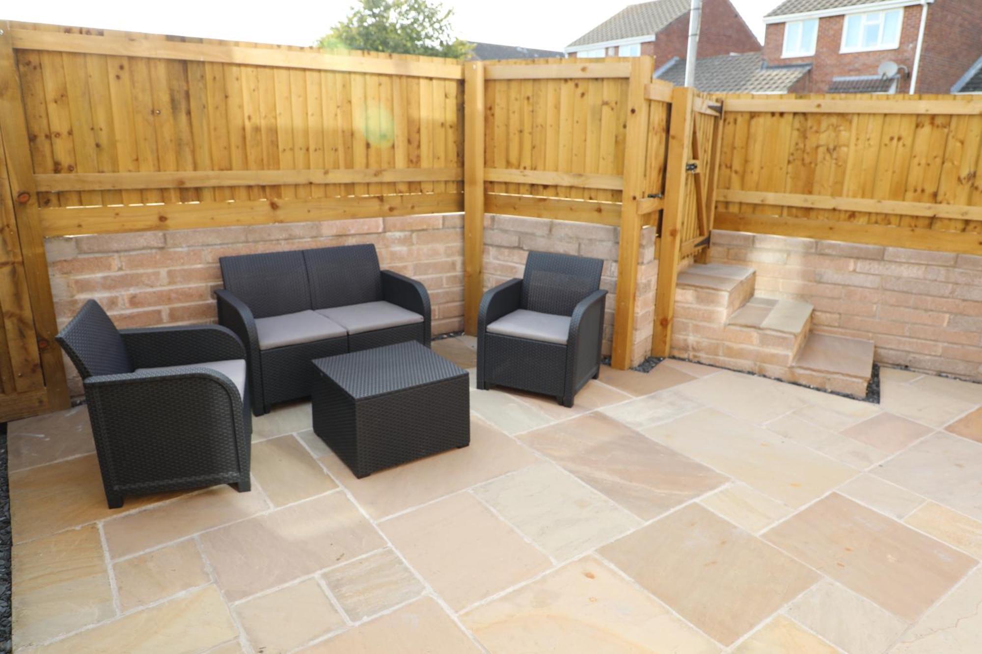 Modern, Two Double Bedroom House With Free Parking Chepstow Exterior photo