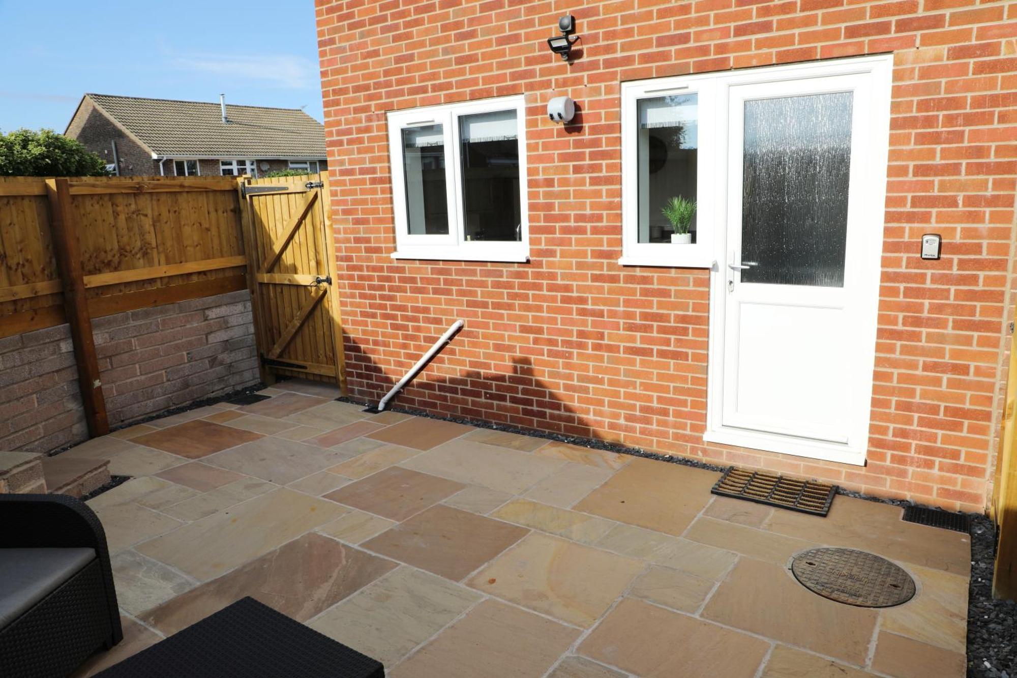 Modern, Two Double Bedroom House With Free Parking Chepstow Exterior photo